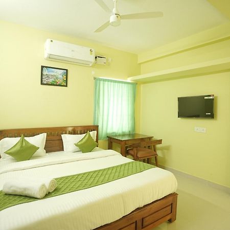 Le Leos Park Inn Puducherry Buitenkant foto