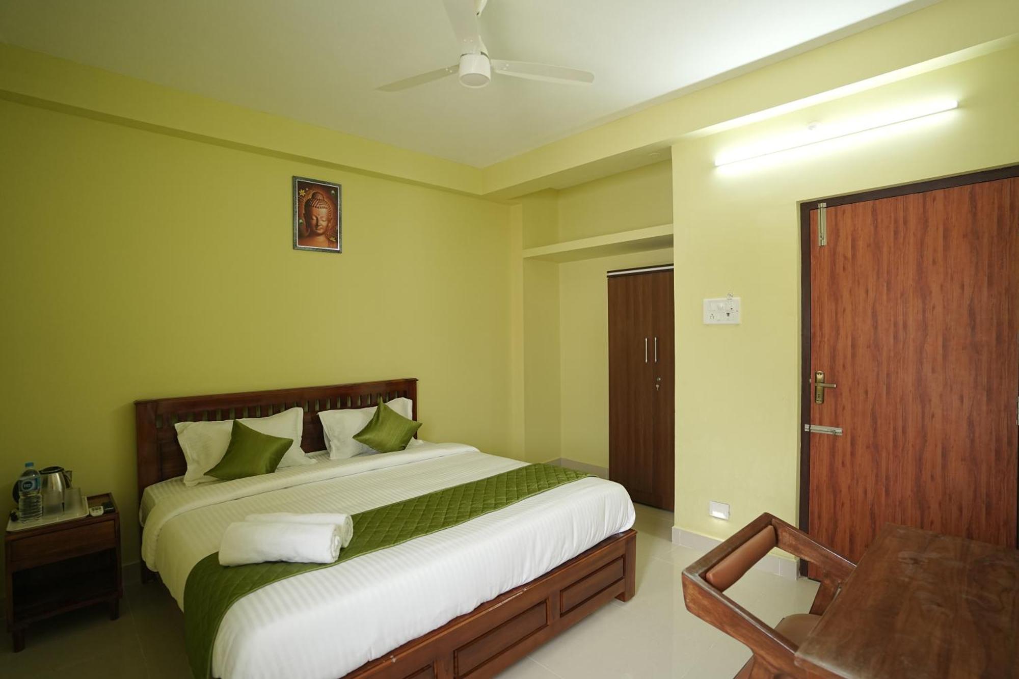 Le Leos Park Inn Puducherry Buitenkant foto
