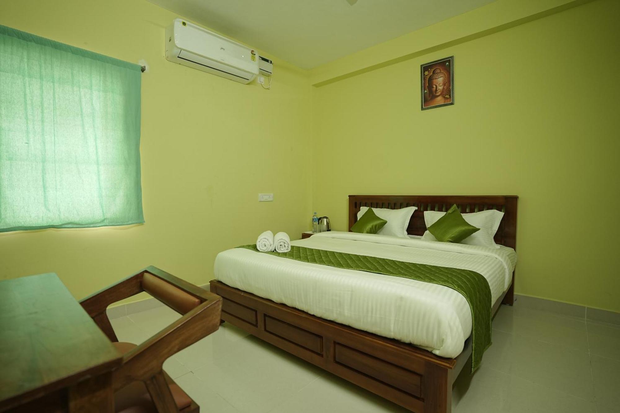 Le Leos Park Inn Puducherry Buitenkant foto