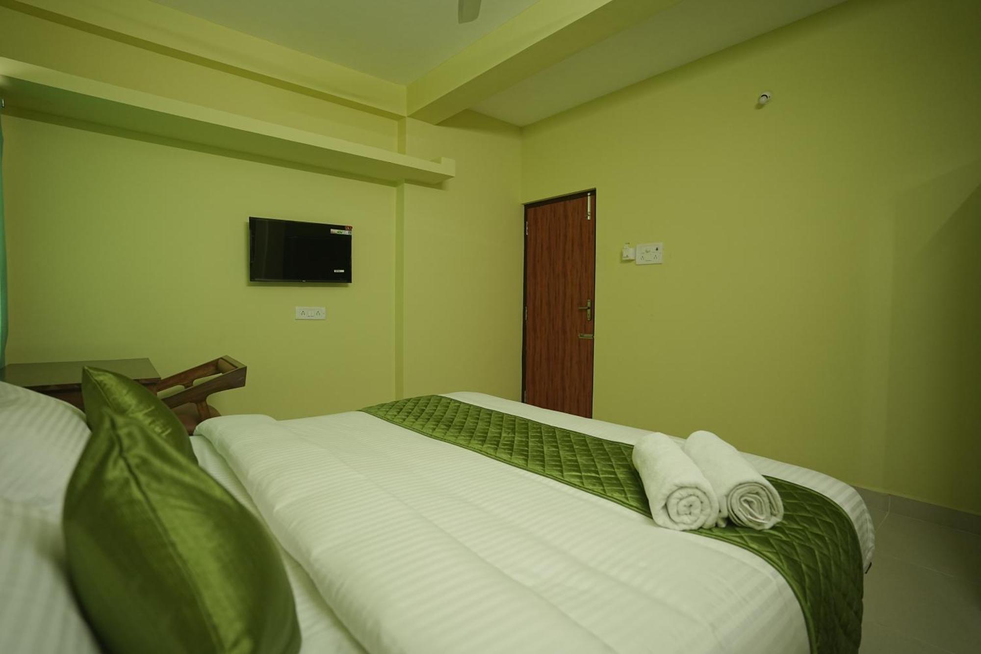 Le Leos Park Inn Puducherry Buitenkant foto